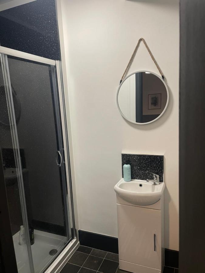 Elegant Studio1 Netflix Bathroom Close To Beach Swansea Exterior photo